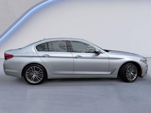 Glacier Silver Metallic 2018 BMW 540 540i