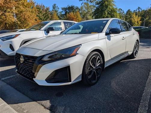 2023 Nissan Altima SR FWD