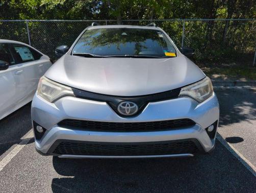 Magnetic Gray Metallic 2017 Toyota RAV4 SE