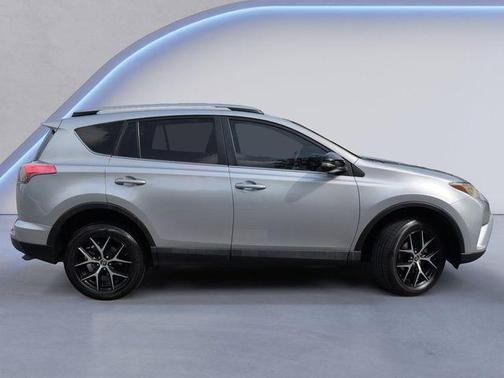 Magnetic Gray Metallic 2017 Toyota RAV4 SE