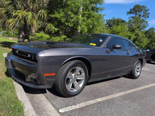 Granite Pearlcoat 2022 Dodge Challenger SXT