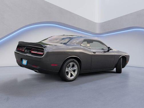 Granite Pearlcoat 2022 Dodge Challenger SXT
