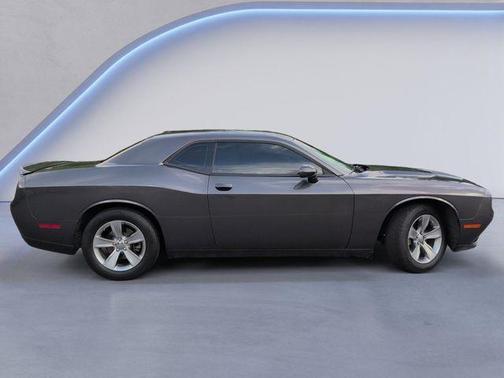 Granite Pearlcoat 2022 Dodge Challenger SXT