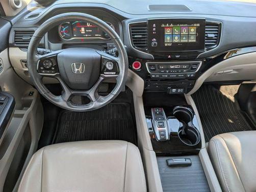 Platinum White 2022 Honda Pilot Touring 8-Passenger