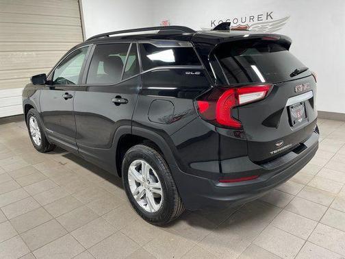 Ebony Twilight Metallic 2022 GMC Terrain SLE