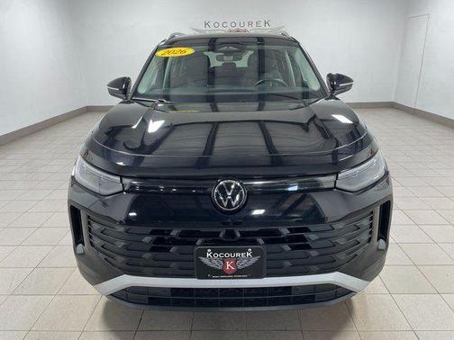 Deep Black Pearl Effect 2026 Volkswagen Tiguan 2.0T SE