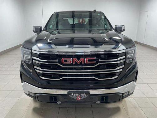 Onyx Black 2022 GMC Sierra 1500 SLT