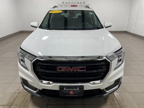 Summit White 2023 GMC Terrain SLE