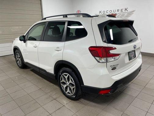 Crystal White Pearl 2021 Subaru Forester Premium
