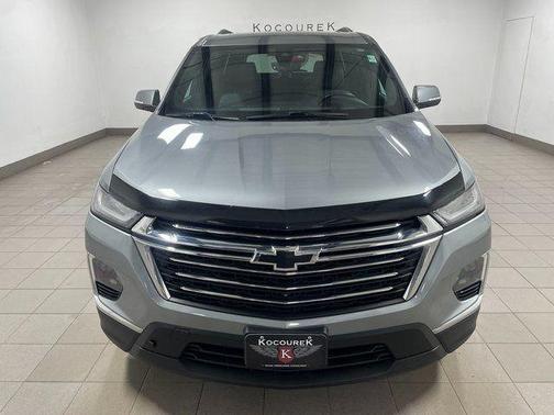 Sterling Gray Metallic 2023 Chevrolet Traverse LT Leather