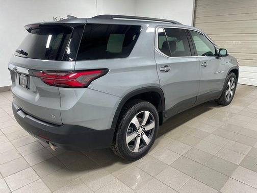 Sterling Gray Metallic 2023 Chevrolet Traverse LT Leather