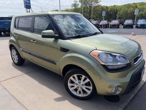Alien Pearl Metallic 2012 Kia Soul +