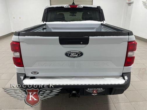 Space White Metallic 2025 Ford Maverick XLT