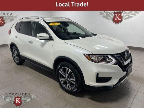 White 2019 Nissan Rogue SV
