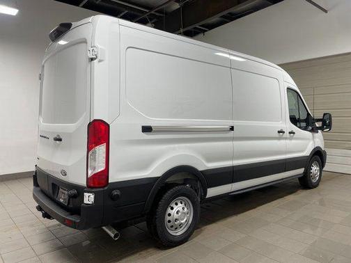2026 Ford Transit-250 148 WB Medium Roof Cargo
