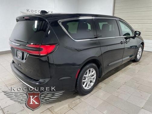 2024 Chrysler Pacifica Touring-L