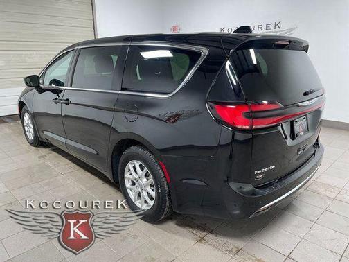 2024 Chrysler Pacifica Touring-L