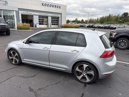 2017 Volkswagen Golf GTI SE 4-Door