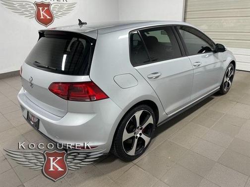 2017 Volkswagen Golf GTI SE 4-Door