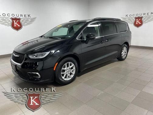 2022 Chrysler Pacifica Touring-L