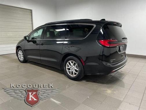 2022 Chrysler Pacifica Touring-L