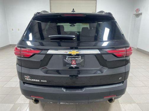 Mosaic Black Metallic 2023 Chevrolet Traverse LT Cloth