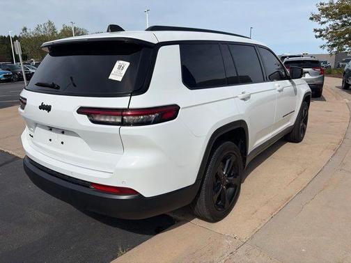 Bright White Clearcoat 2023 Jeep Grand Cherokee L Laredo