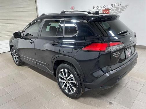 2025 Toyota Corolla Cross XLE