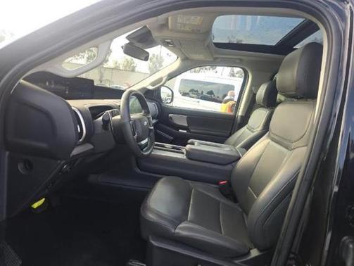 AGATE BLACK METALLIC 2025 Ford Expedition ACTIVE