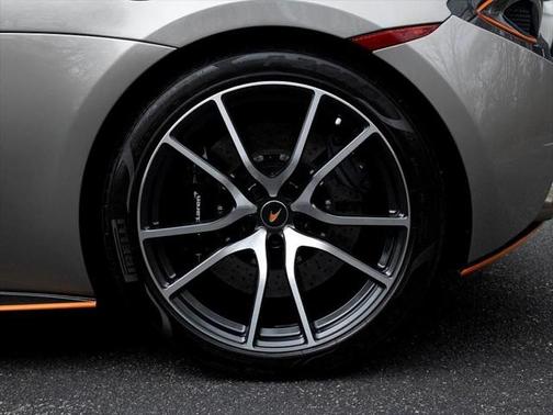 2016 McLaren 570S Base