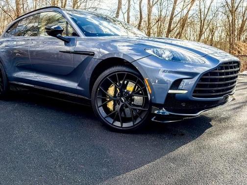 2025 Aston Martin DBX 707
