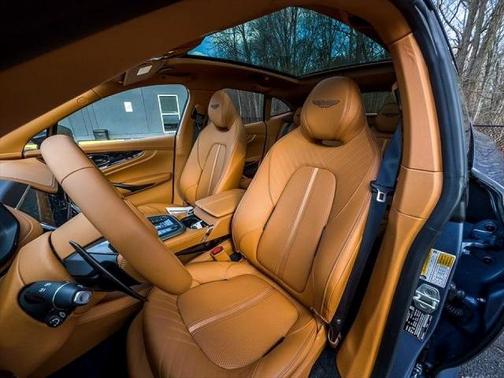 2025 Aston Martin DBX 707