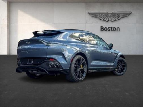 2025 Aston Martin DBX 707