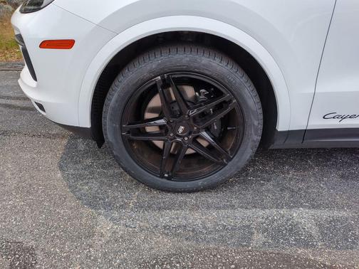 2022 Porsche Cayenne Platinum Edition