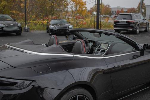2022 Aston Martin DB11 Volante