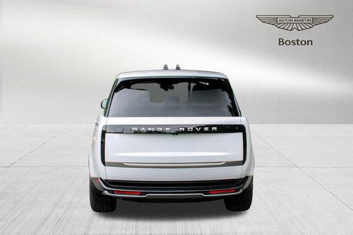 Ostuni Pearl Wht Prem Met 2025 Land Rover Range Rover P400 SE