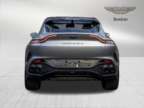 2025 Aston Martin DBX 707