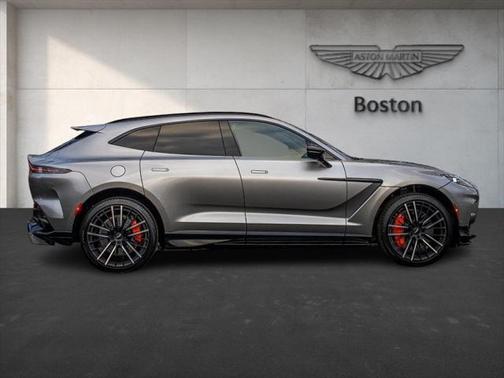 2025 Aston Martin DBX 707
