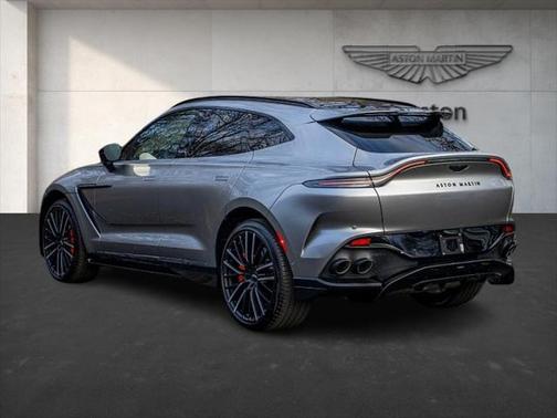 2025 Aston Martin DBX 707