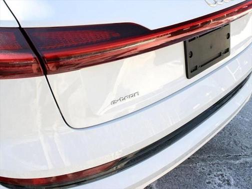 2019 Audi e-tron Prestige