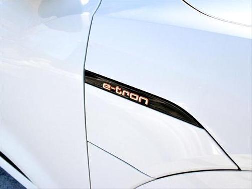 2019 Audi e-tron Prestige