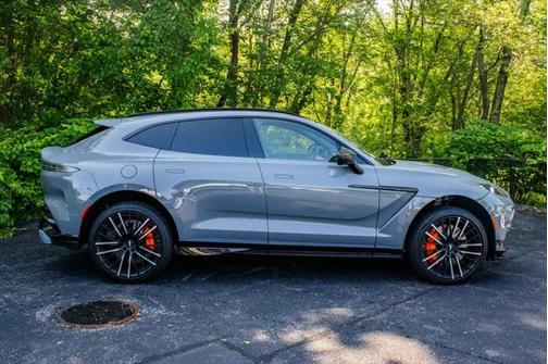 2023 Aston Martin DBX 707