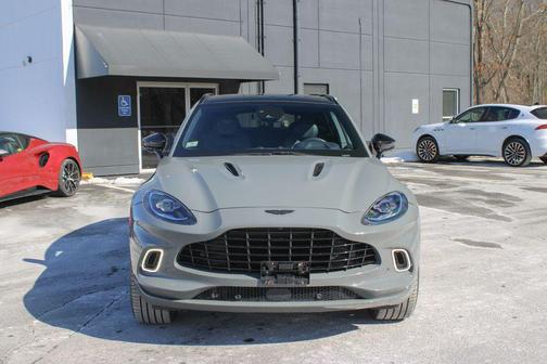 2022 Aston Martin DBX Base