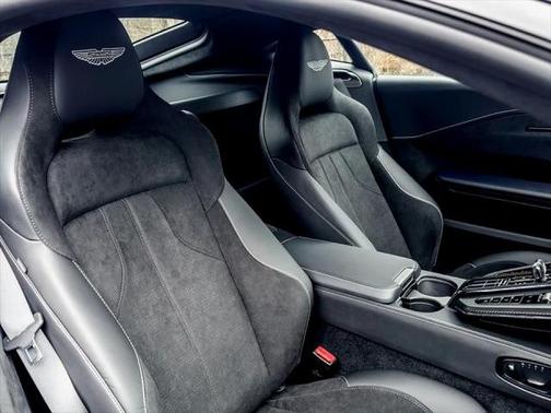 2025 Aston Martin Vantage Base