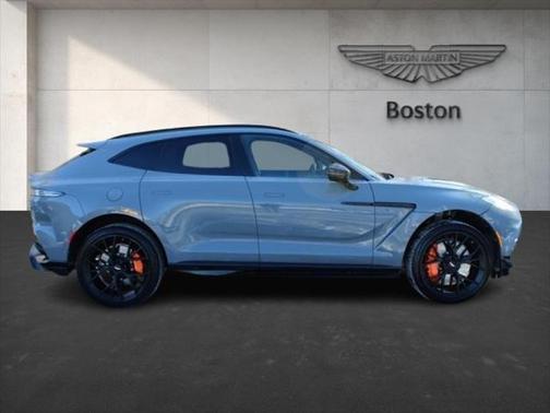 2025 Aston Martin DBX 707