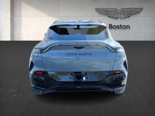 2025 Aston Martin DBX 707