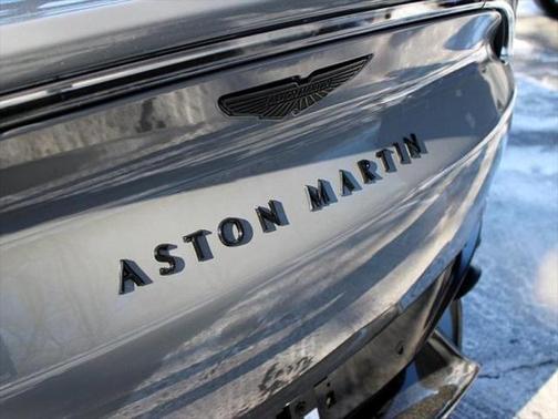2025 Aston Martin DBX 707