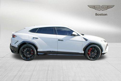 2025 Lamborghini Urus SE