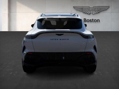 2025 Aston Martin DBX 707