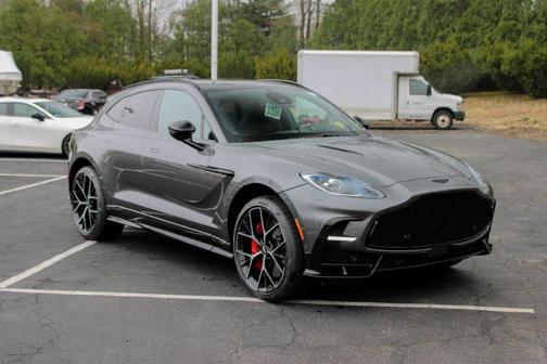 Magnetic Silver 2026 Aston Martin DBX S